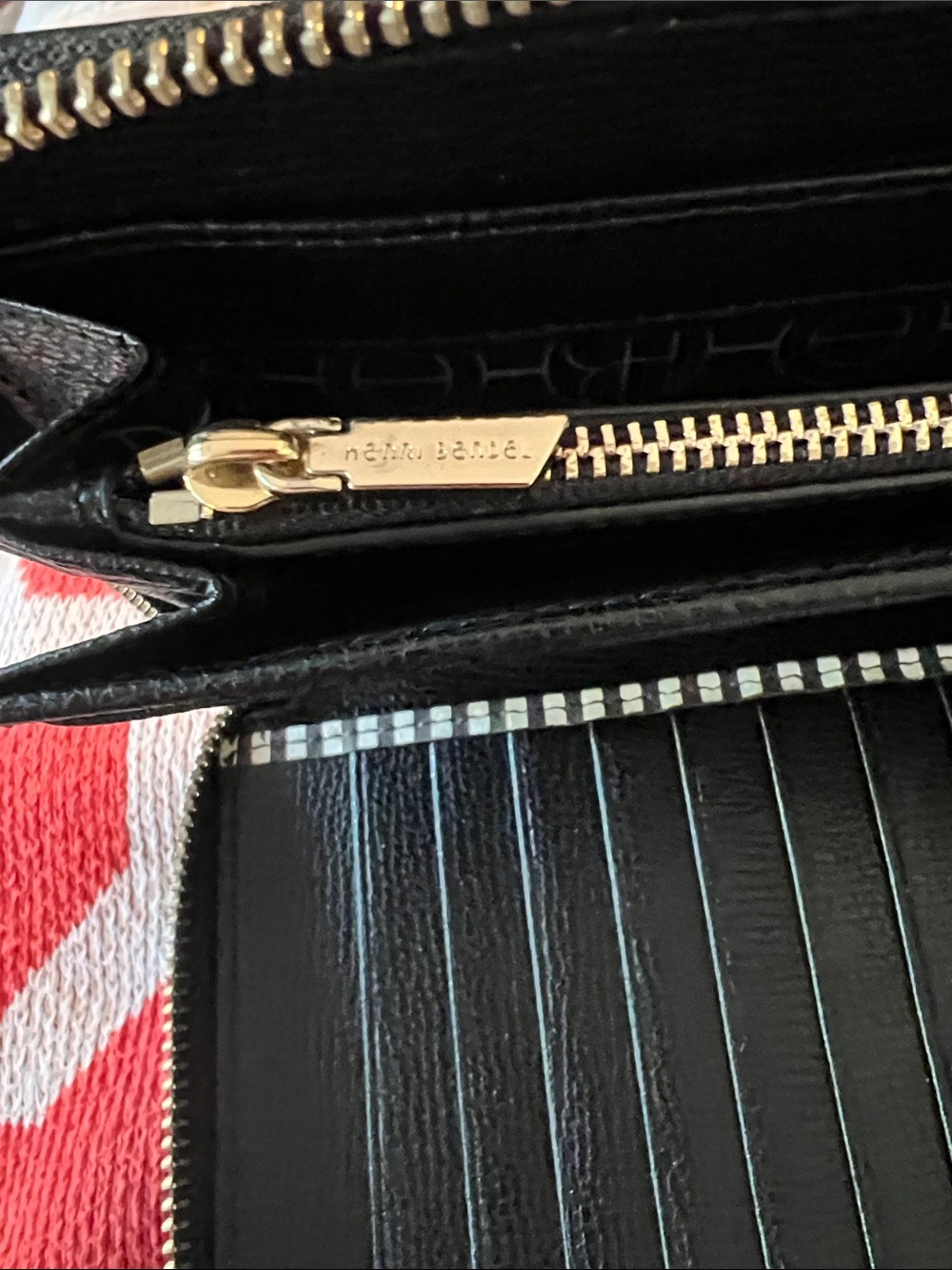Henri bendel large zip up wallet - Picture 7 of 8